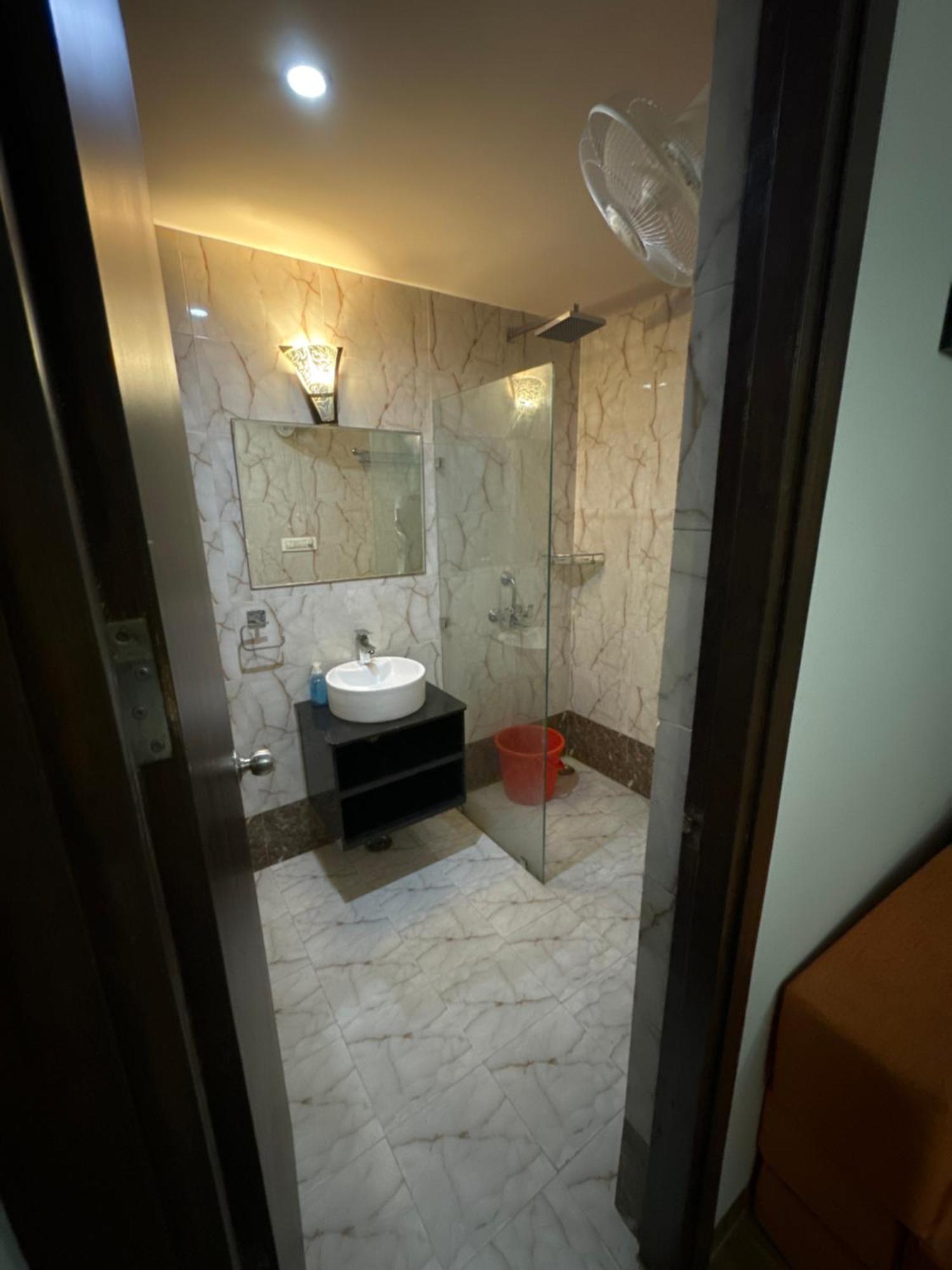 Pearl Suites At Omex Entrenity Vrindāvan Exteriör bild
