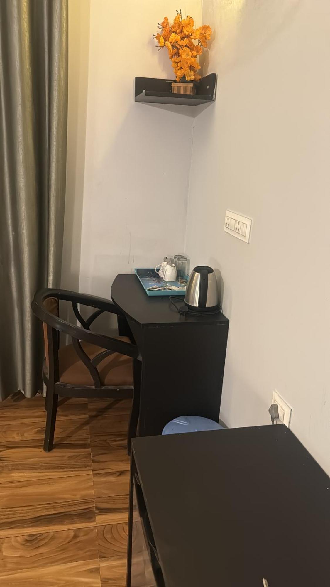 Pearl Suites At Omex Entrenity Vrindāvan Exteriör bild