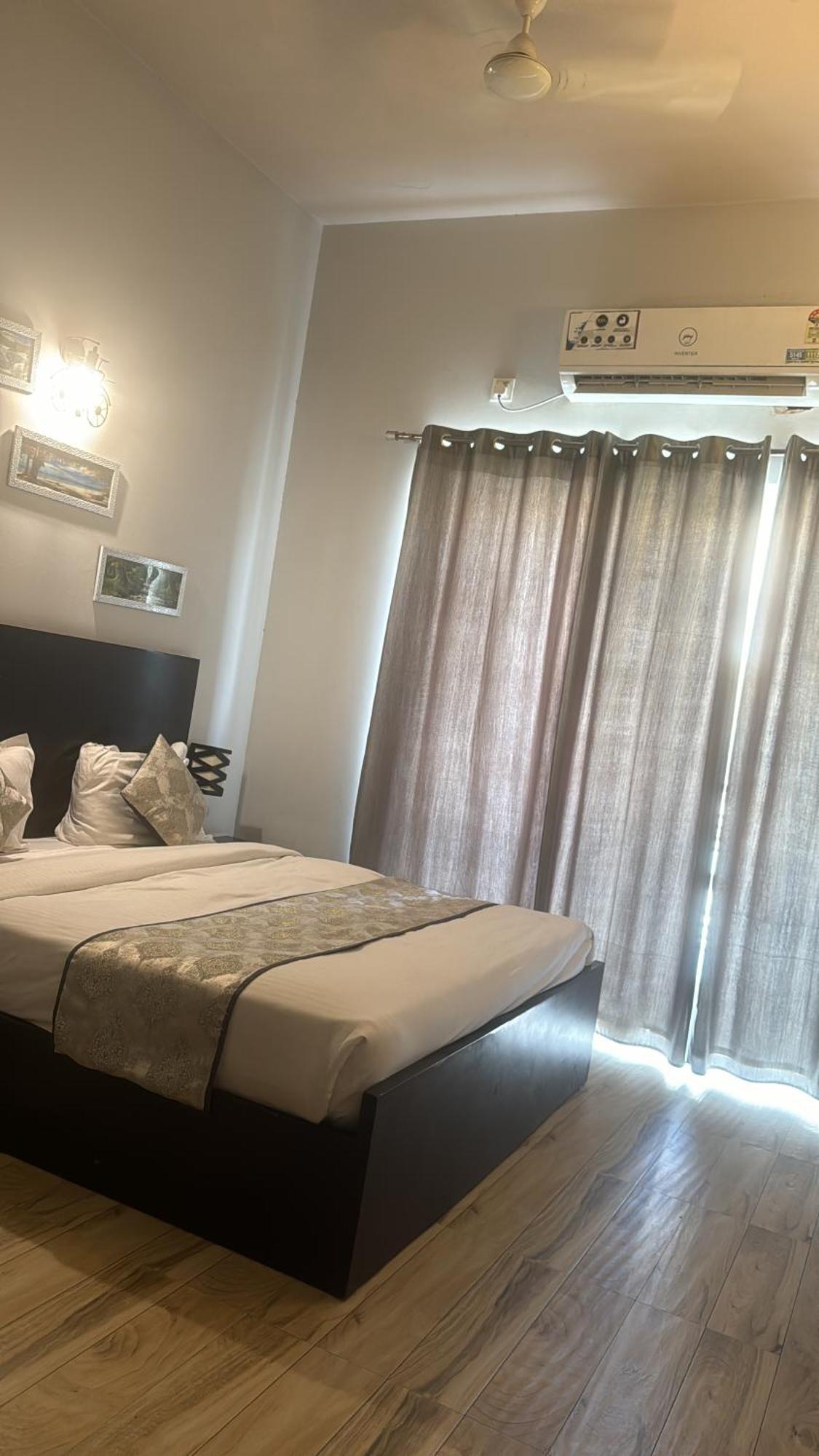 Pearl Suites At Omex Entrenity Vrindāvan Exteriör bild